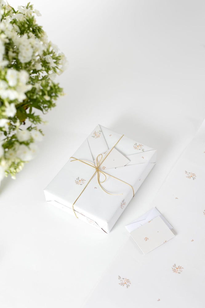 WRAPPING PAPER WHITE LEAVES