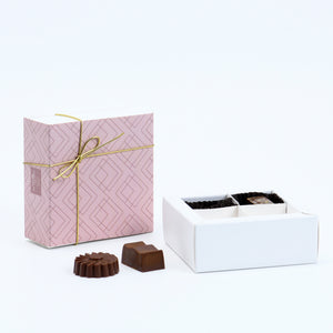 Giveaway box Pink / علبة توزيعات