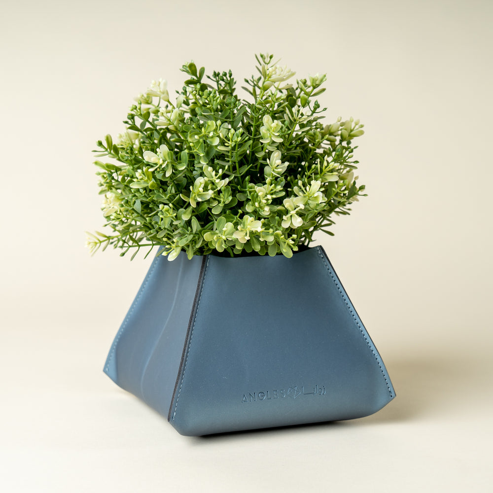 Flower Vase Blue / قاعدة مزروعات